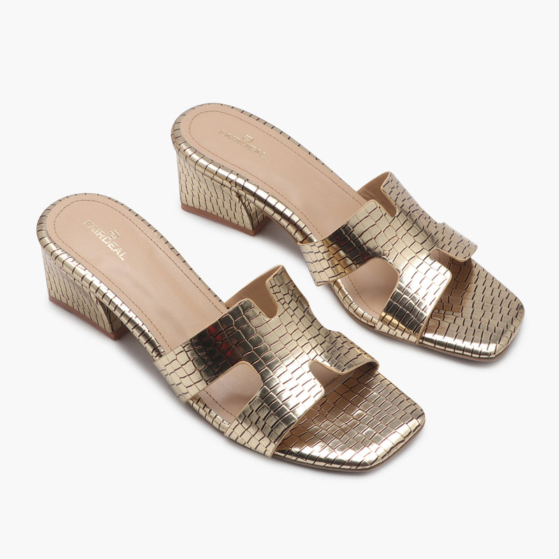 Crocs Women Black/Almost White Fashion Sandals-2 UK (33.5 EU) (4 US)  (206334-0I9) : Amazon.in: Shoes & Handbags