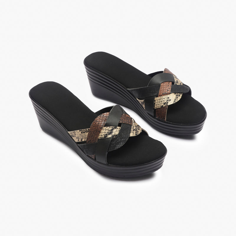 Symmetrical Strap Wedge Slides black side angle