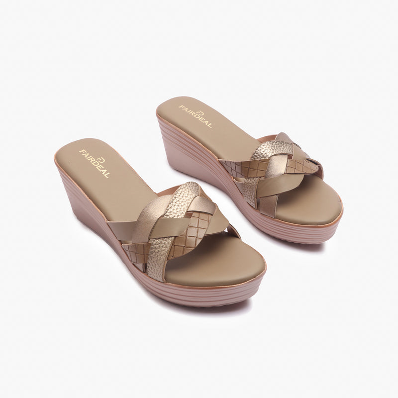 Symmetrical Strap Wedge Slides beige side angle